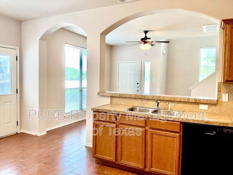 124 S Holly St - Photo 7 of 29