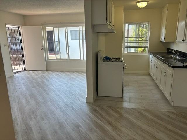 734 N Inglewood ave - Photo 3 of 14