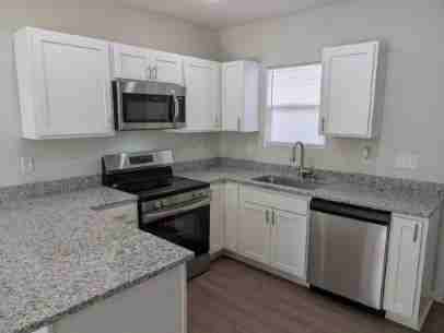 1106 South Mitchell Street - Photo 4 of 14