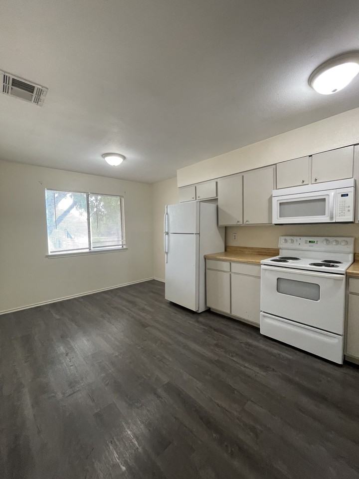 500 Burton Ave - Photo 5 of 23