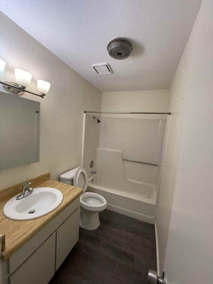 500 Burton Ave - Photo 7 of 23