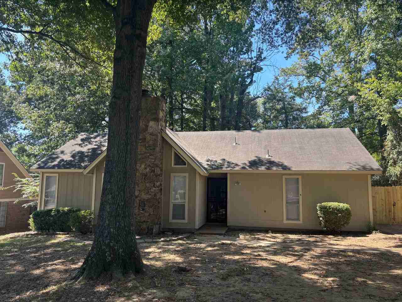 4311 Hunt Cliff Trce - Photo 2 of 27