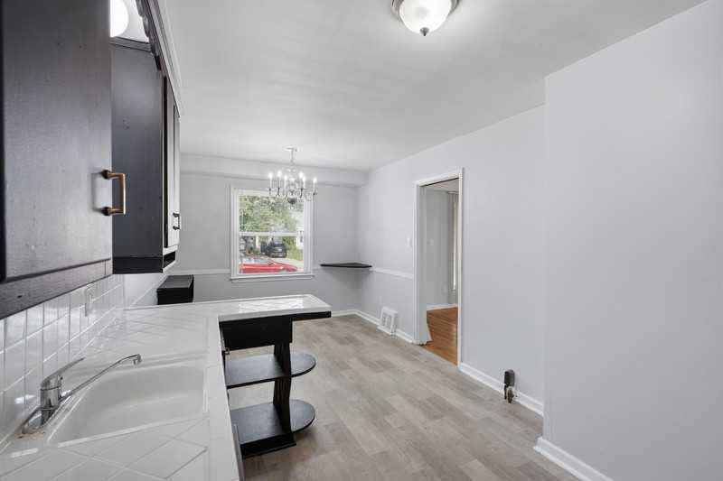 20435 Norborne - Photo 2 of 11