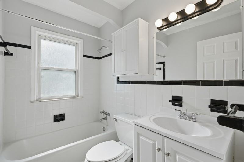 20435 Norborne - Photo 4 of 11
