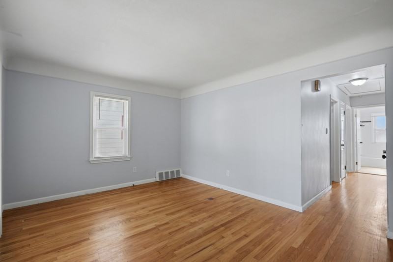 20435 Norborne - Photo 5 of 11