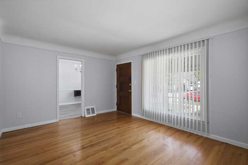 20435 Norborne - Photo 6 of 11