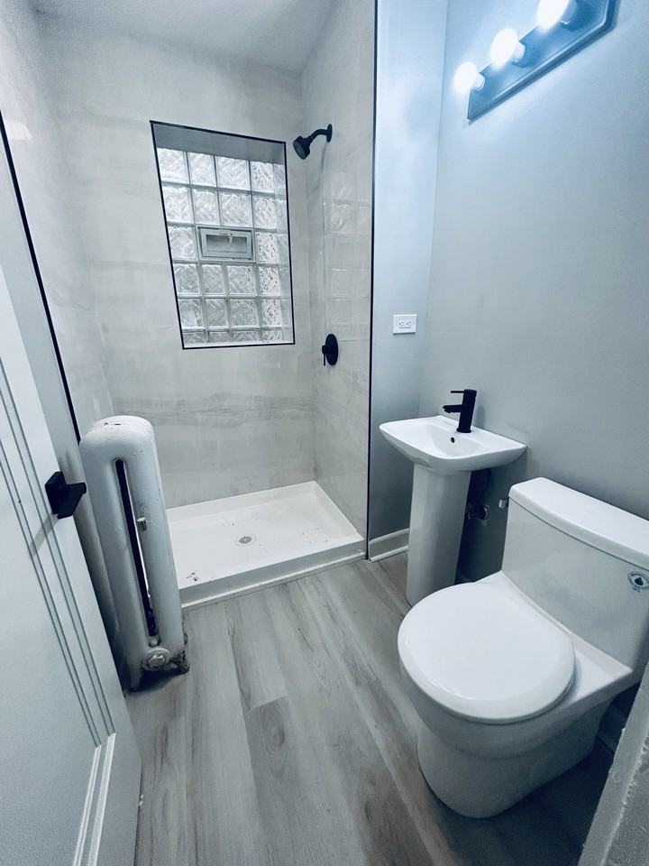 5005 North Harding Avenue - Photo 3 of 16
