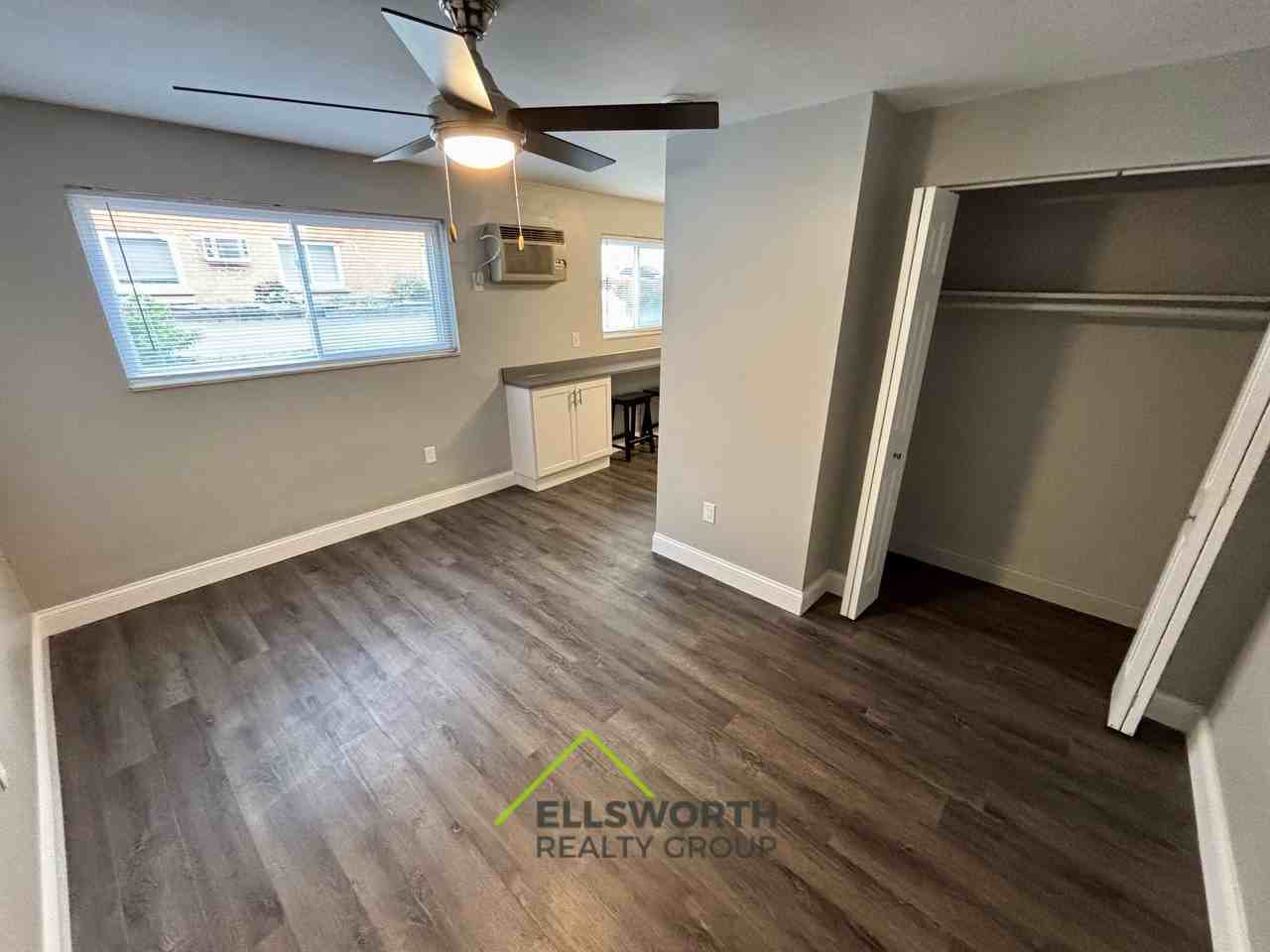 Lawn Ave-2204 - Photo 2 of 6