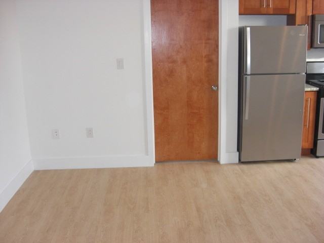 2737 West Girard Avenue - Photo 2 of 11