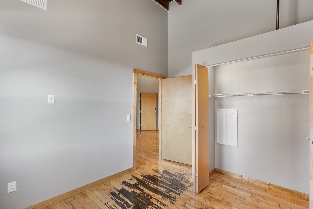 Bucktown Lofts - Photo 2 of 9