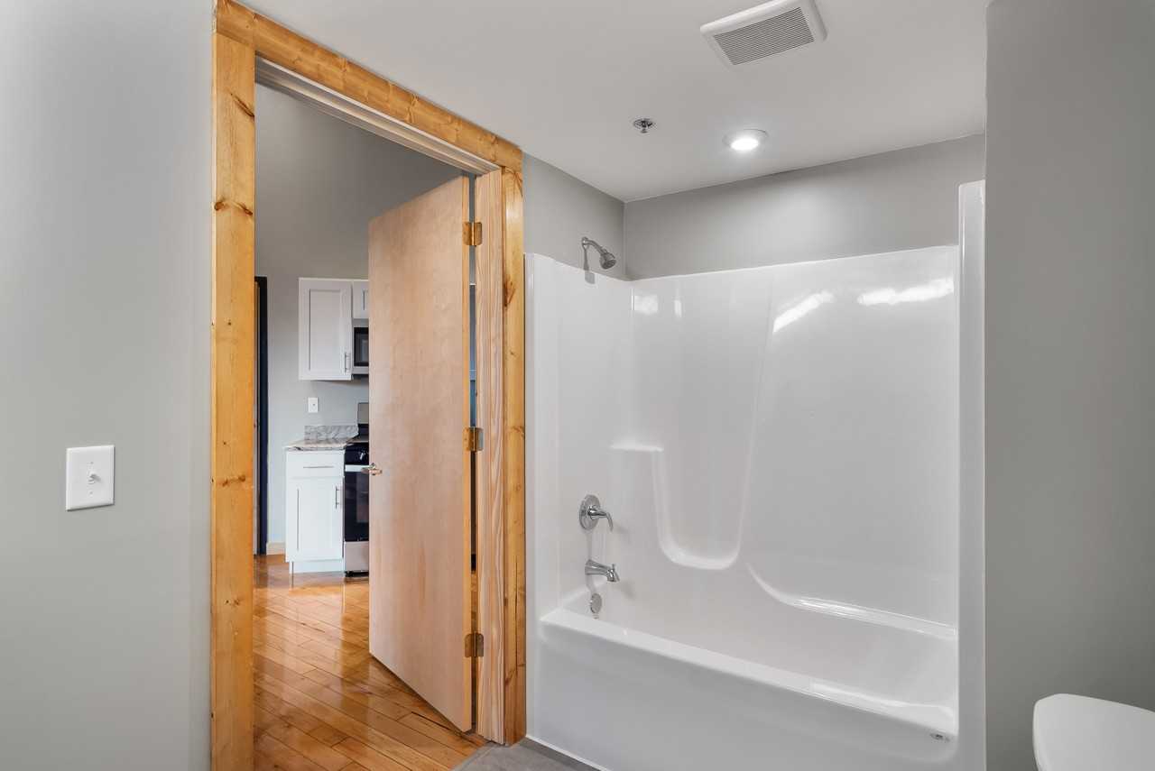 Bucktown Lofts - Photo 4 of 9