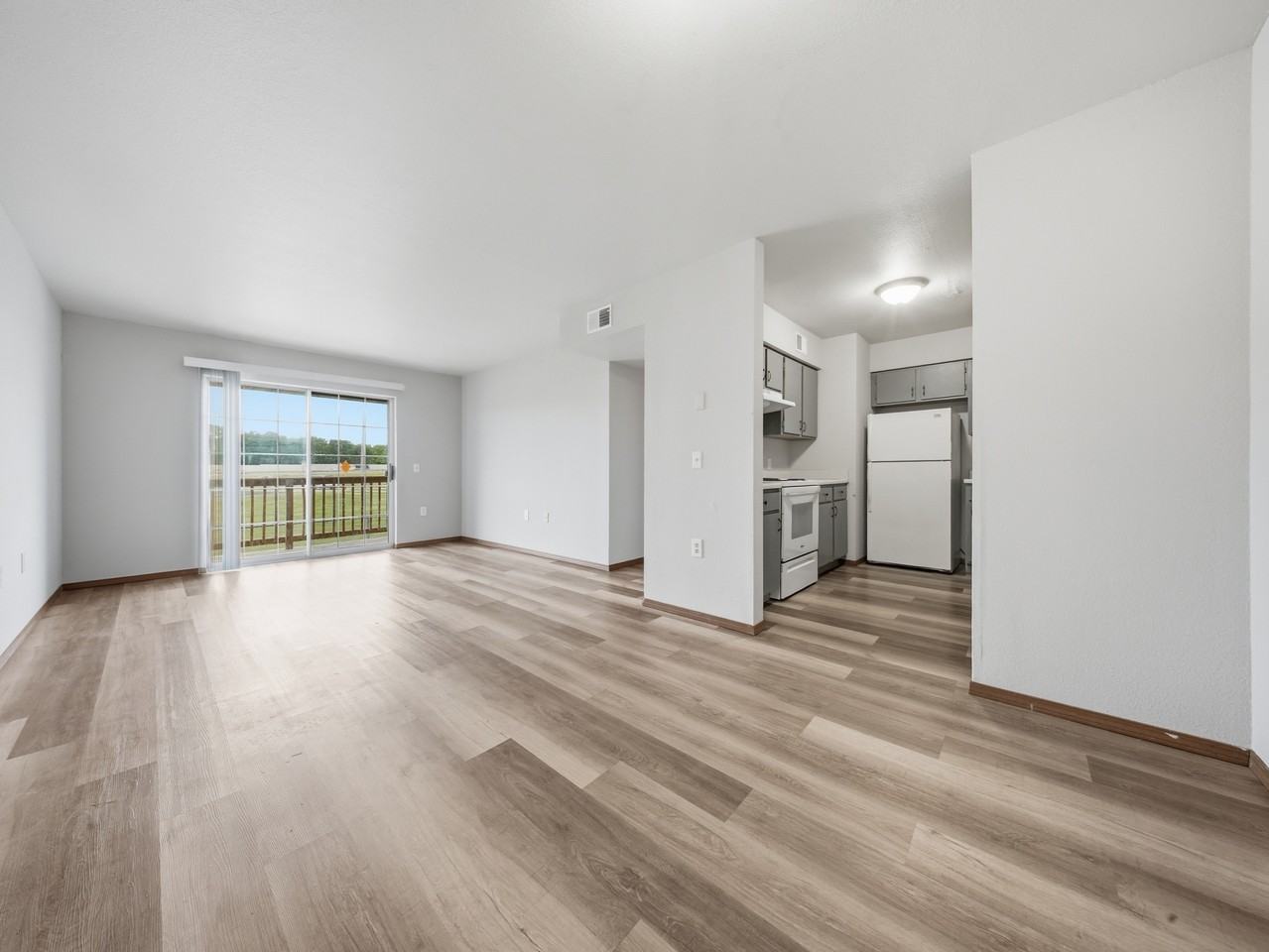 Meadowview Apartments - Photo 7 of 24