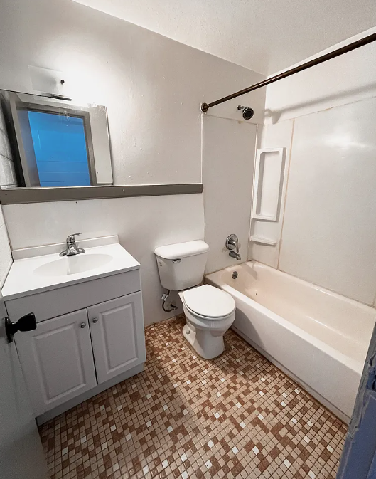 1050 East Clinton Avenue - Photo 5 of 6