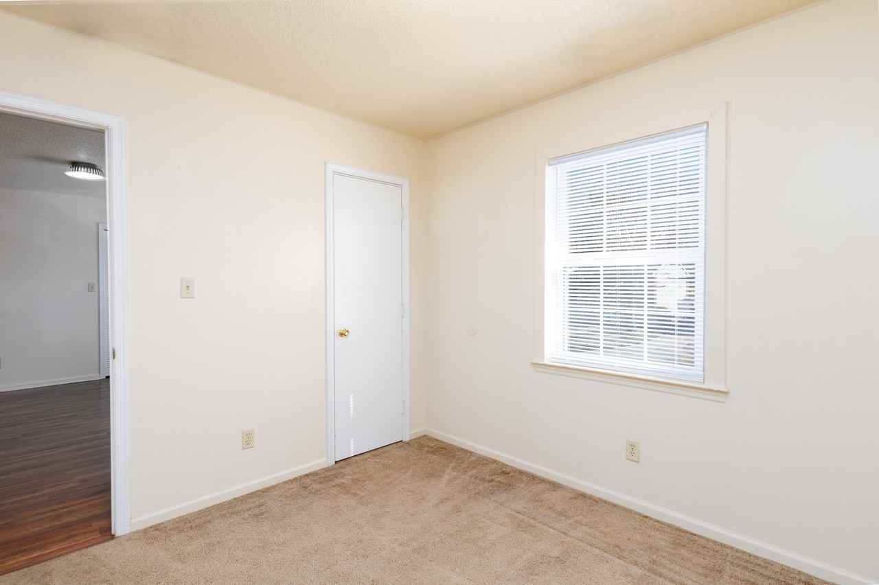 2314 Indian Drive - Photo 4 of 21