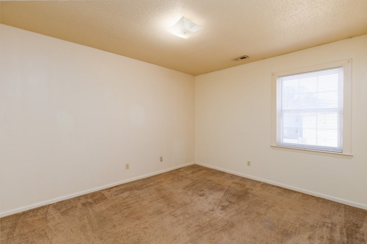 2314 Indian Drive - Photo 5 of 21