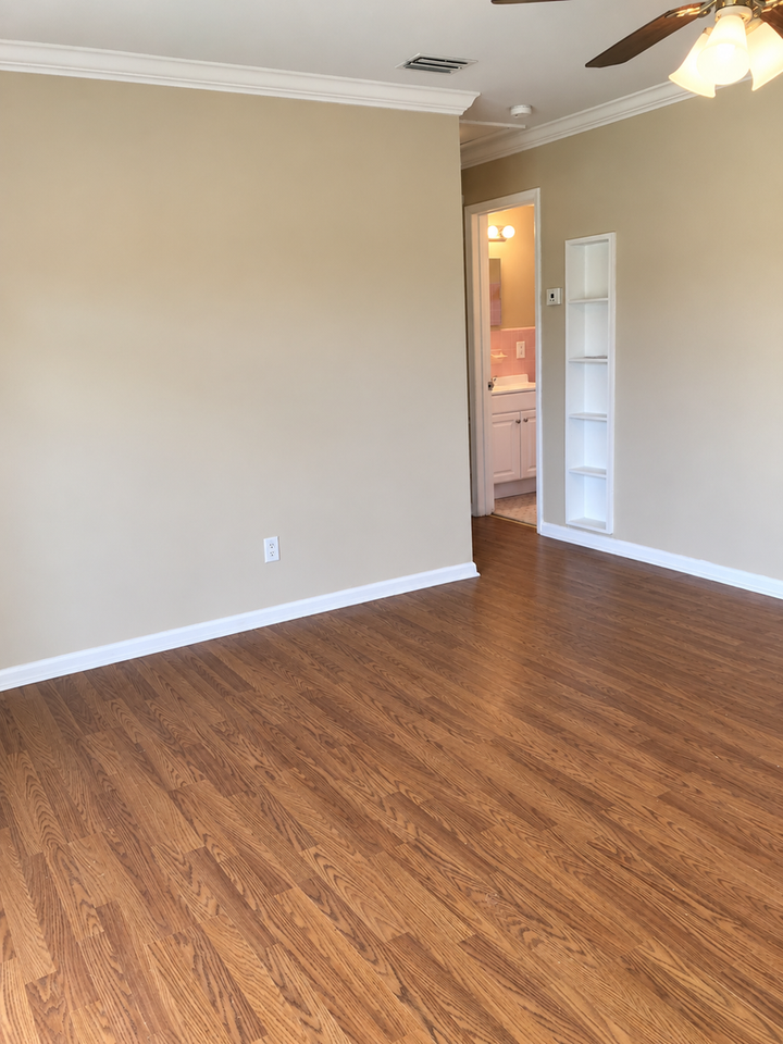 815 Radcliff St - Photo 2 of 16