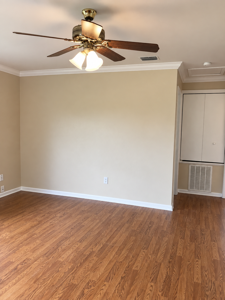 815 Radcliff St - Photo 4 of 16