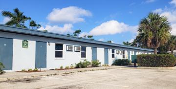 featured image of 632 W 7th St