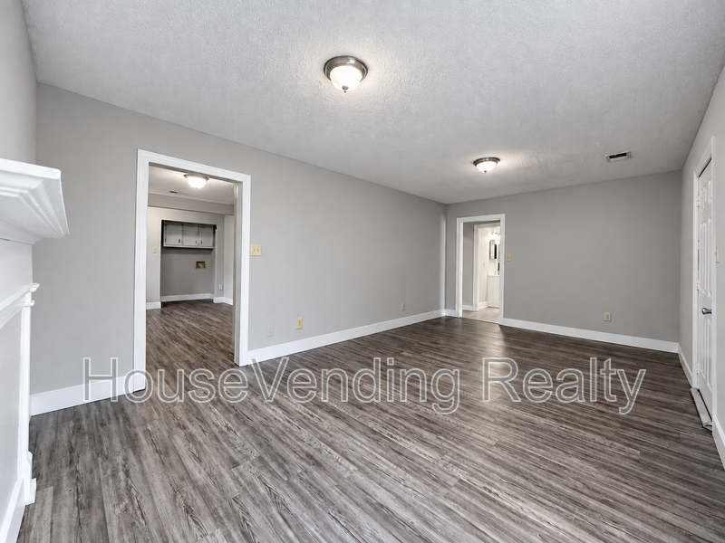 1776 Dalton St - Photo 2 of 12