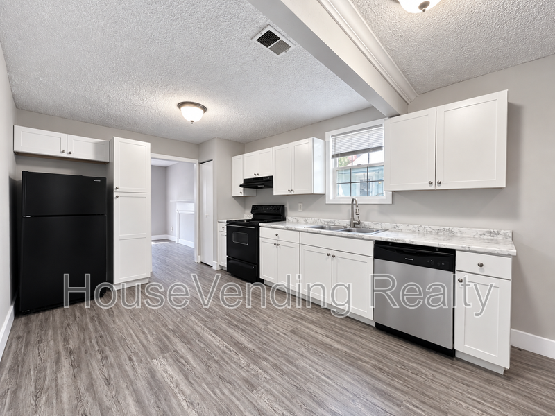 1776 Dalton St - Photo 5 of 12