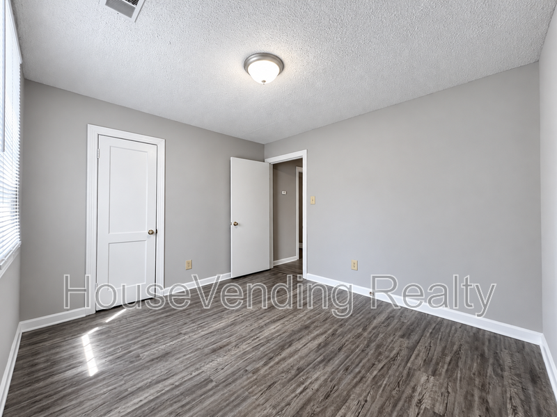1776 Dalton St - Photo 7 of 12