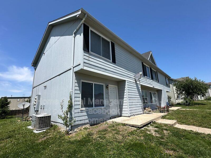 804 Saddlewood St #B - Photo 2 of 21