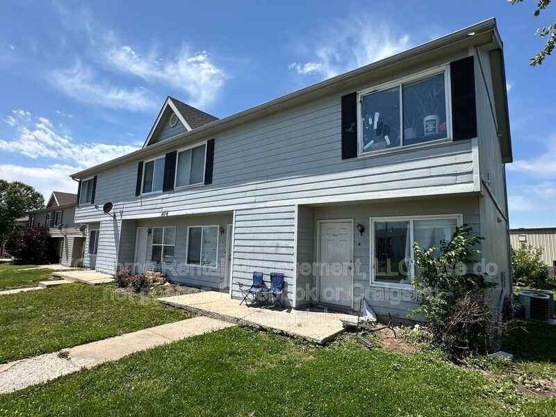 804 Saddlewood St #B - Photo 3 of 21