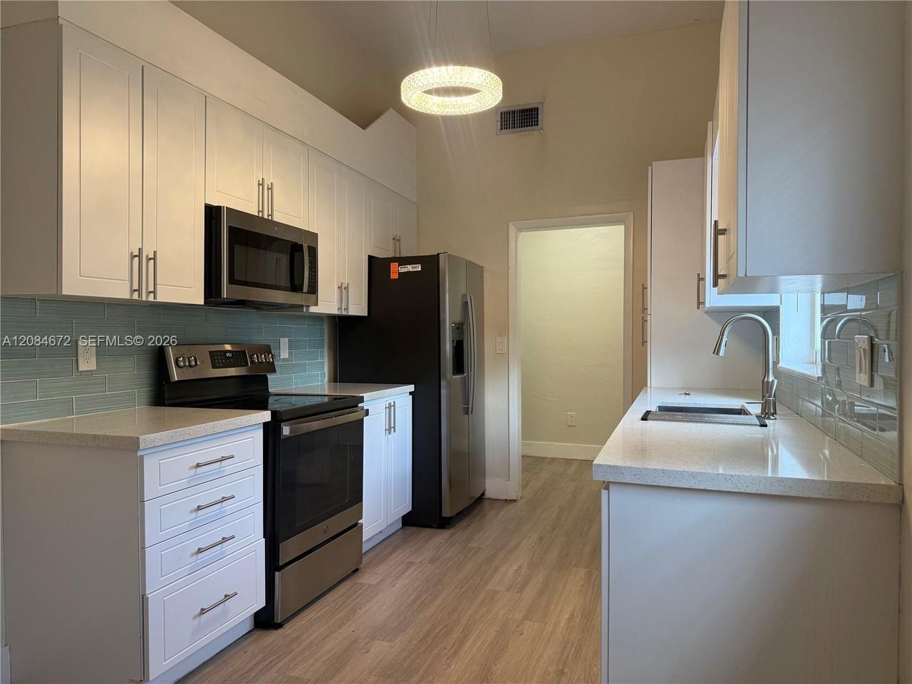 520 Southwest 5th Street - Photo 2 of 13
