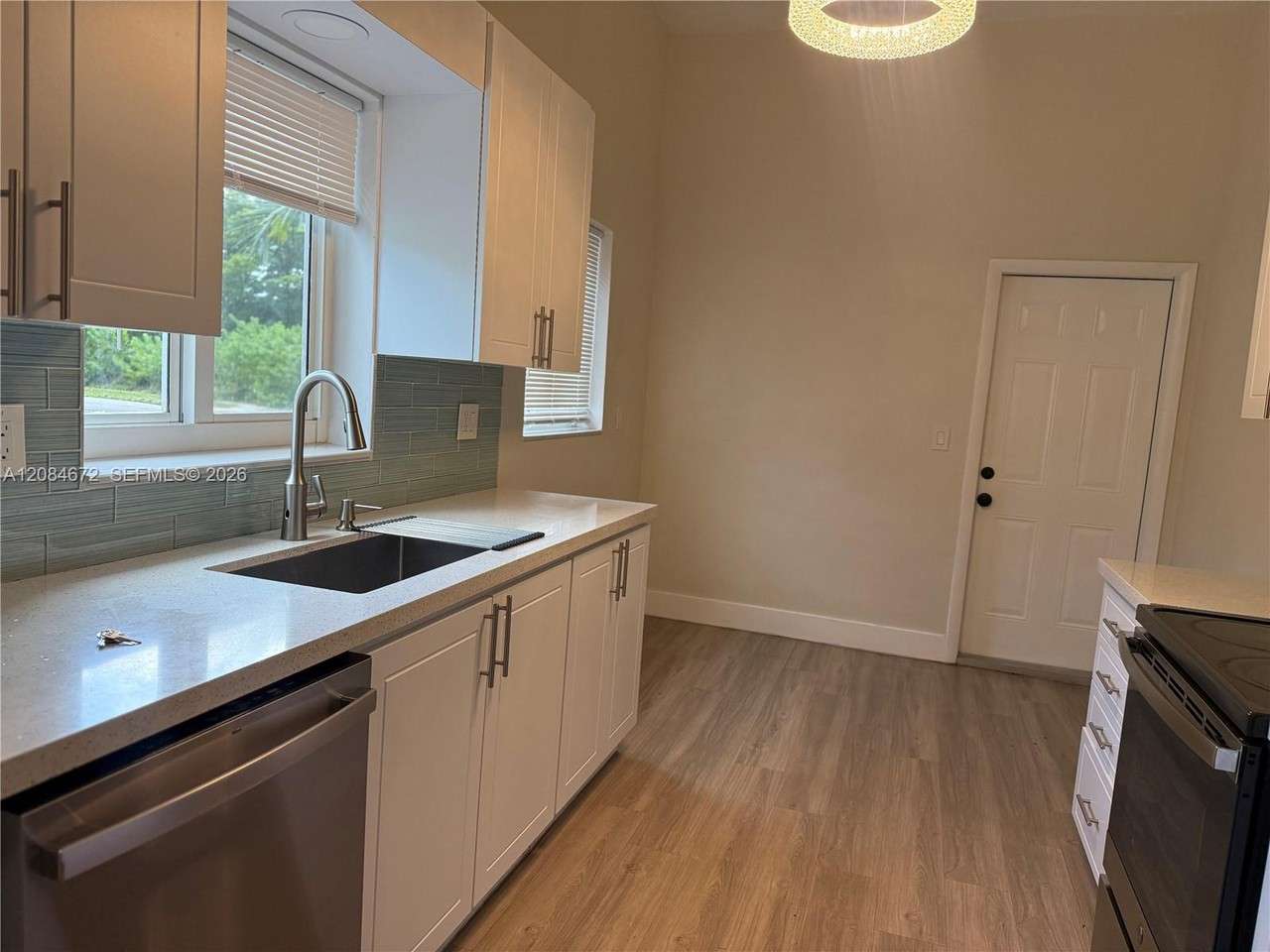 520 Southwest 5th Street - Photo 3 of 13