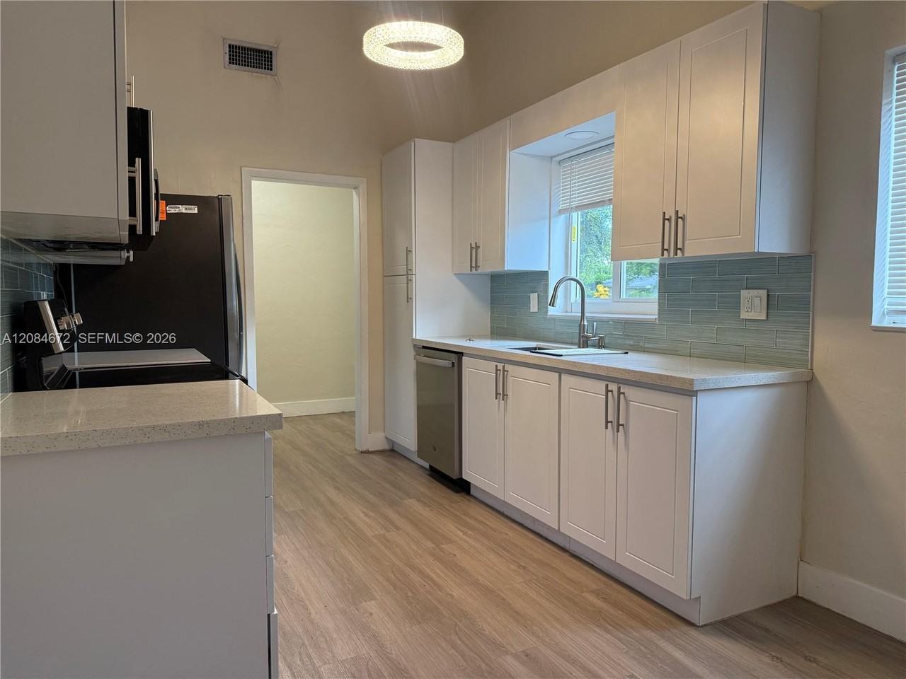 520 Southwest 5th Street - Photo 4 of 13