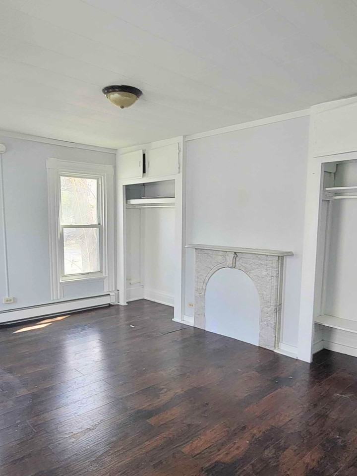 166 Essex Street - Photo 5 of 22