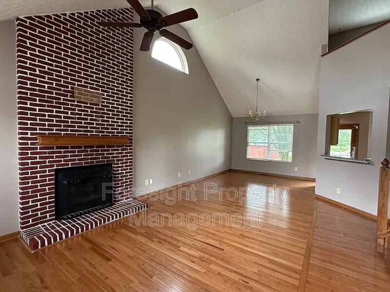8742 Firstgate Dr - Photo 7 of 20