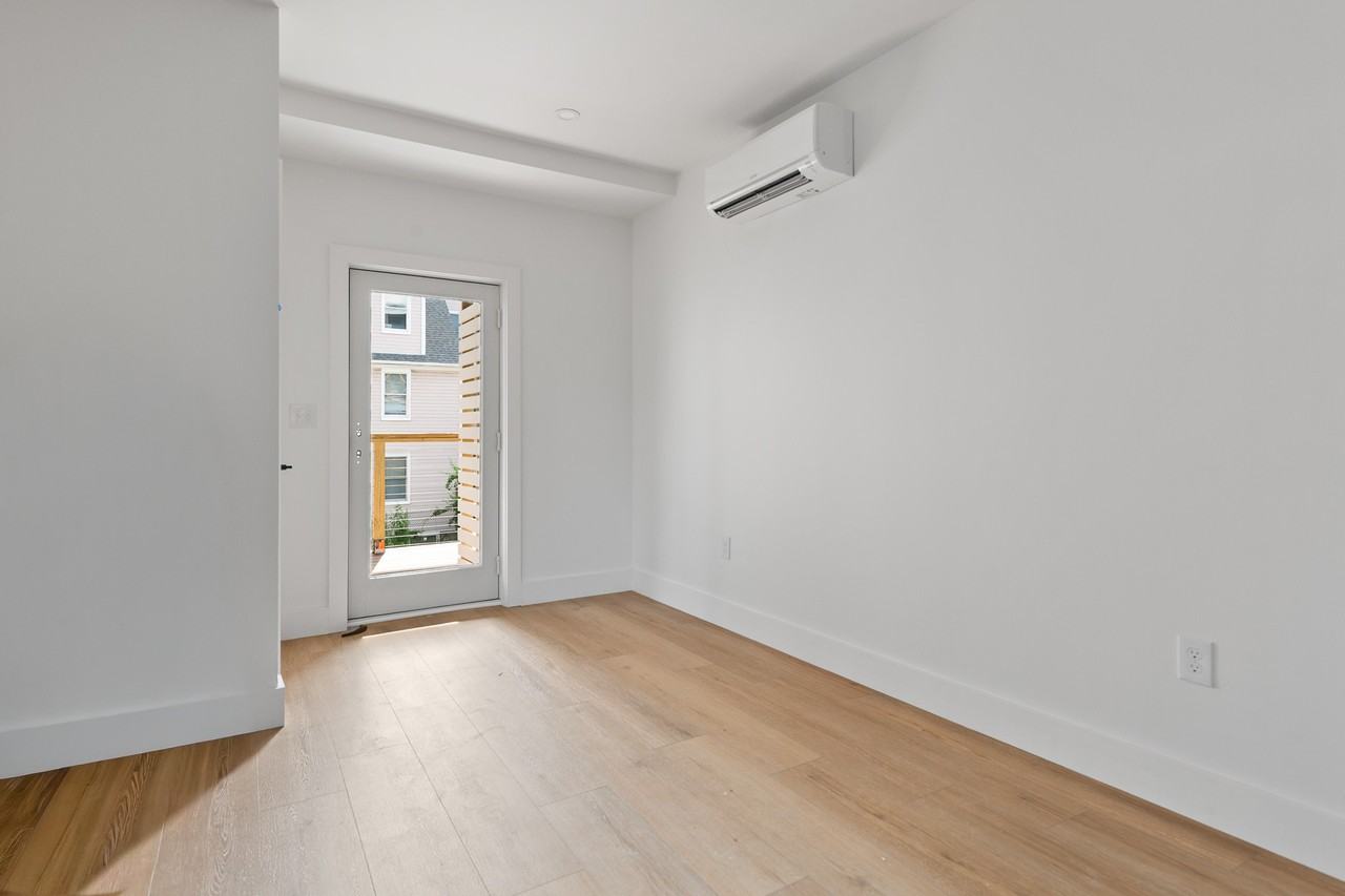 113 Ives Street - Photo 7 of 46