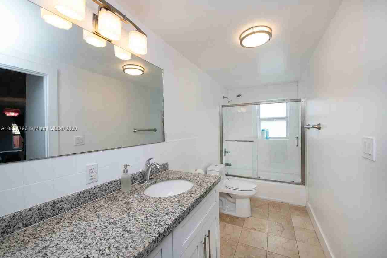 274 Northwest 32nd Street - Photo 5 of 10