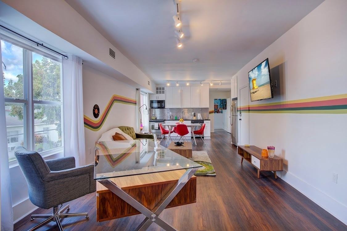 524 Northwest 35th Street - Photo 4 of 14