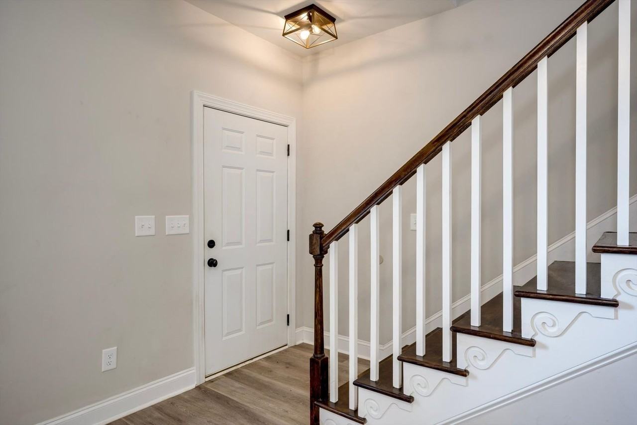 161 Moore Dr - Photo 4 of 33