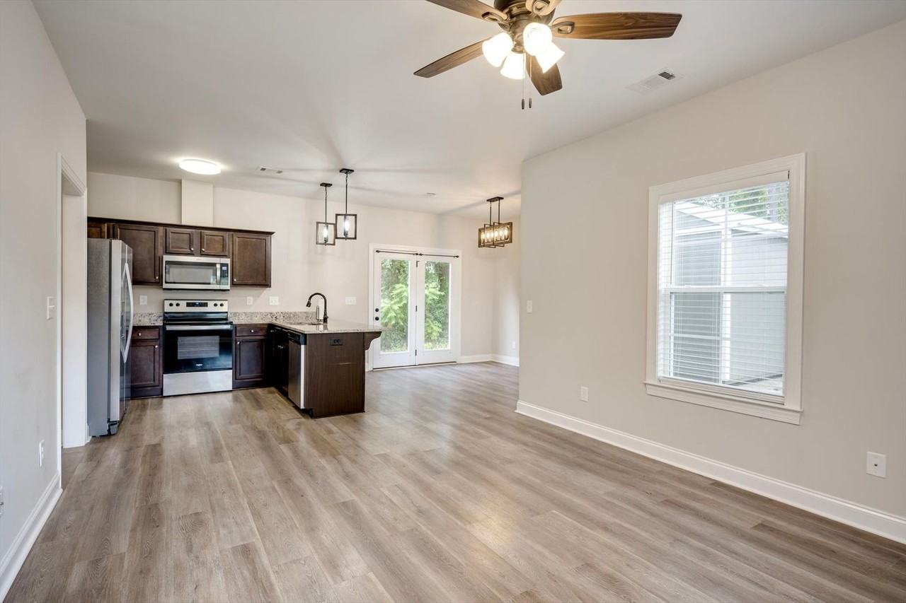 161 Moore Dr - Photo 5 of 33