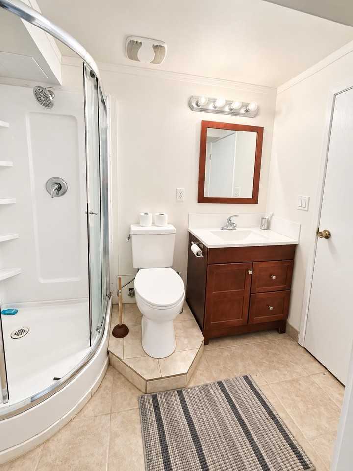 7512 Sussex Avenue - Photo 5 of 11
