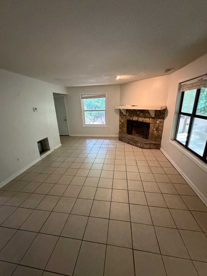 1181 Rappahannock Drive - Photo 2 of 9
