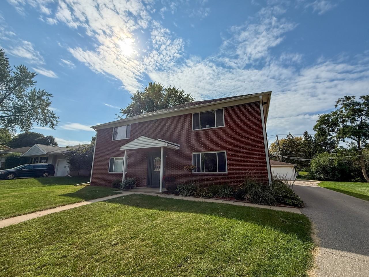 426 Rushmore Lane - Photo 2 of 43