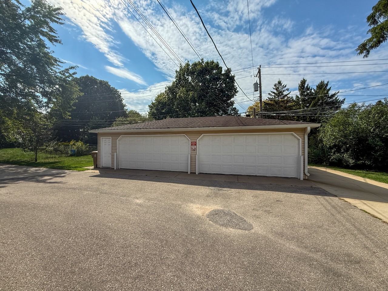 426 Rushmore Lane - Photo 3 of 43