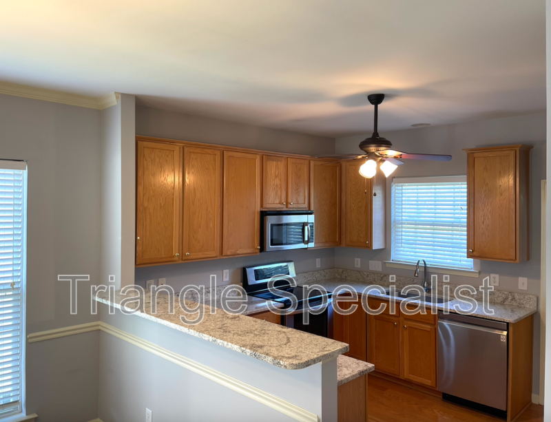 5513 Creekdale Cir - Photo 4 of 15