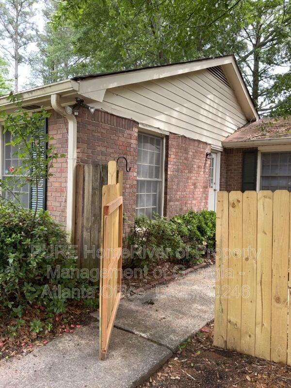 771 Wilson Cir Sw - Photo 2 of 19