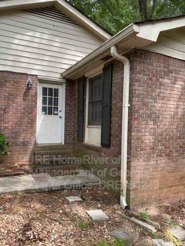 771 Wilson Cir Sw - Photo 3 of 19