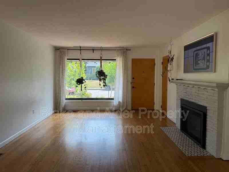2023 Ne Liberty St - Photo 5 of 42
