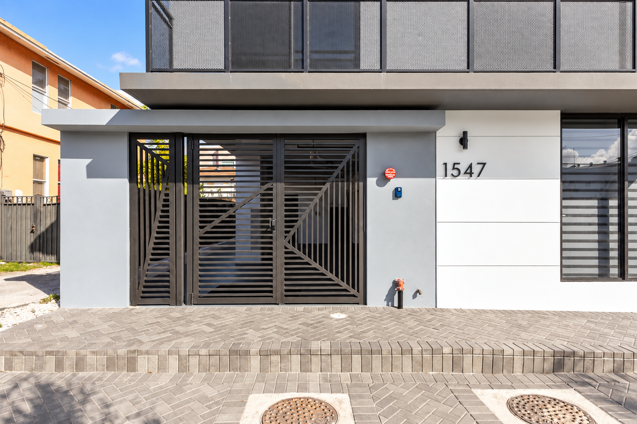 1547 Northwest 2nd Street - Photo 6 of 13