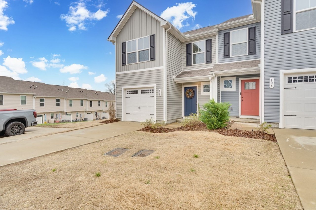 404 Deer Meadow Ln - Photo 2 of 25