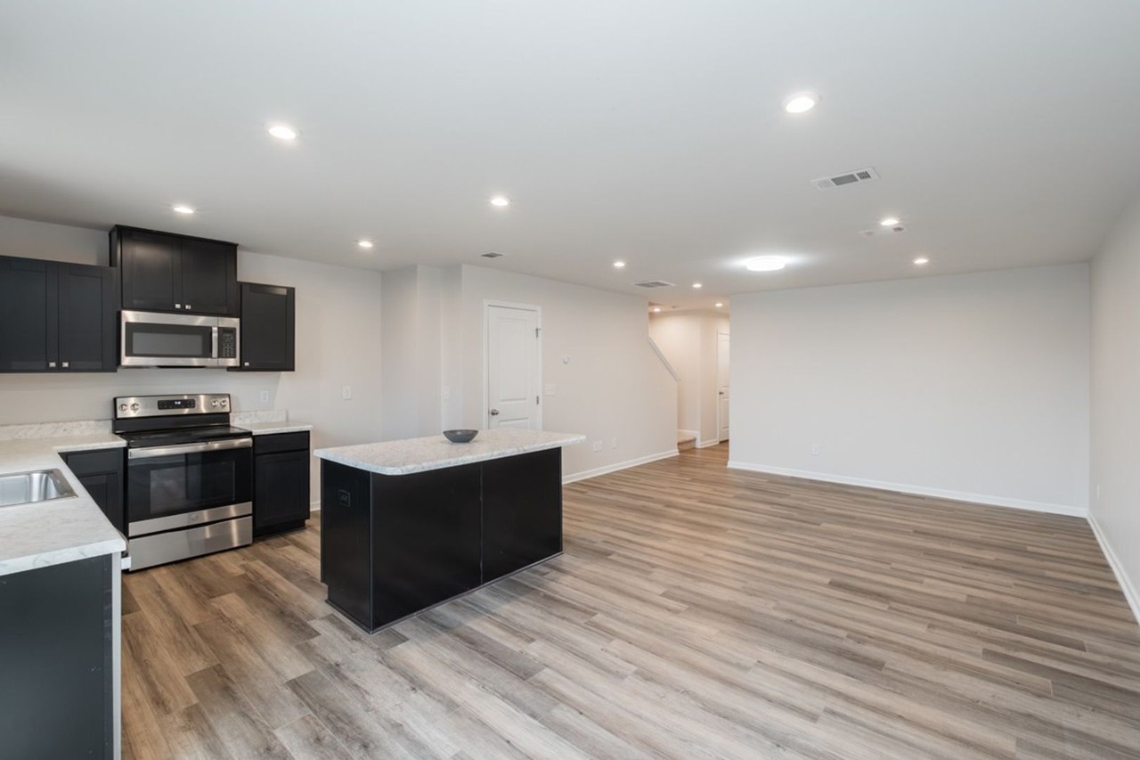 404 Deer Meadow Ln - Photo 6 of 25