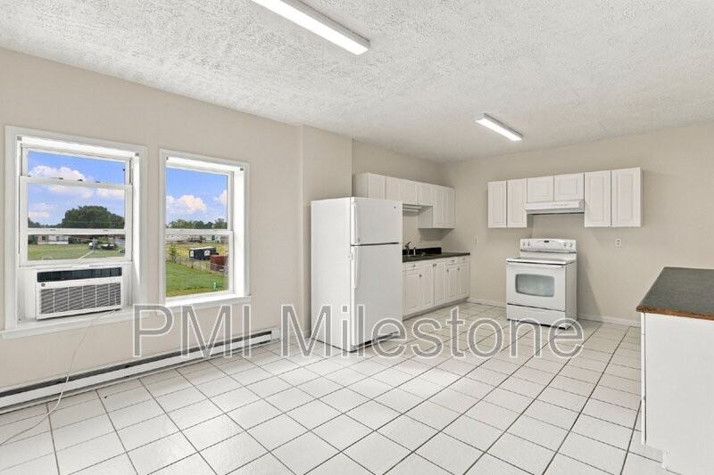 9460 Williamsport Pike - Photo 3 of 22