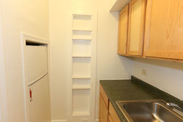 536 W Arlington Pl #115 - Photo 3 of 14